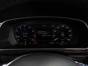 Внедорожник Volkswagen Tiguan 2018 года, 2599000 рублей, Тюмень