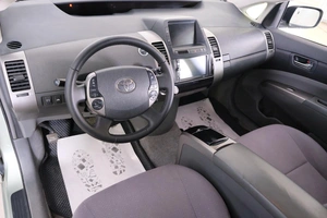 Лифтбек Toyota Prius 2008 года, 689000 рублей, Омск