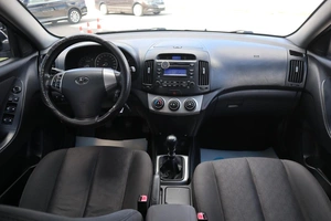Седан Hyundai Elantra 2010 года, 630000 рублей, Мирное