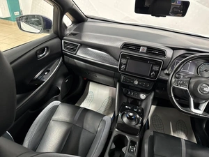 Хетчбэк Nissan Leaf 2018 года, 1799000 рублей, Красноярск