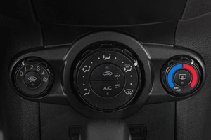 Хетчбэк Ford Fiesta 2016 года, 669000 рублей, Кемерово