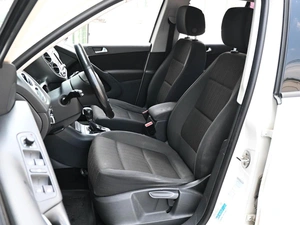 Внедорожник Volkswagen Tiguan 2012 года, 1429000 рублей, Кирилловка