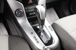 Седан Chevrolet Cruze 2012 года, 899000 рублей, Оренбург