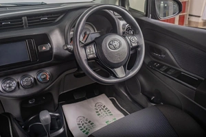 Хетчбэк Toyota Vitz 2018 года, 1279000 рублей, Томск