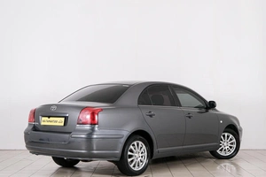Седан Toyota Avensis 2005 года, 839000 рублей, Красноярск