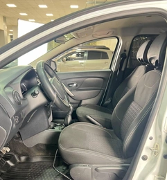 Седан Renault Logan 2018 года, 990000 рублей, Нижневартовск