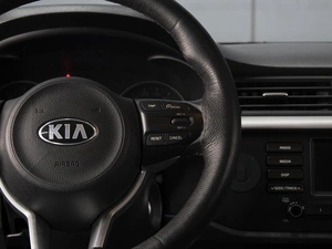 Хетчбэк Kia Rio X-Line 2018 года, 1250000 рублей, Омск