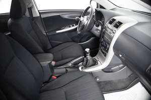 Седан Toyota Corolla 2009 года, 759000 рублей, Пермь