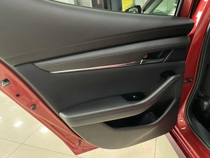 Хетчбэк Mazda 3 2019 года, 1687000 рублей, Солонцы