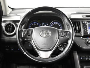 Внедорожник Toyota RAV4 2017 года, 2447200 рублей, Казань