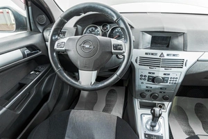 Хетчбэк Opel Astra 2010 года, 489000 рублей, Барнаул