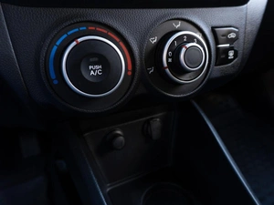 Хетчбэк Kia Rio 2014 года, 949000 рублей, Саратов