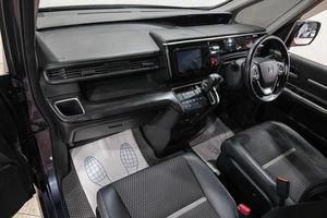 Минивэн Honda Stepwgn Spada 2015 года, 1799000 рублей, Новокузнецк