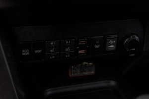 Внедорожник Toyota RAV4 2016 года, 1999000 рублей, Кемерово