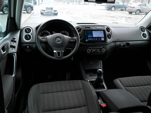 Внедорожник Volkswagen Tiguan 2015 года, 1345000 рублей, Волгоград