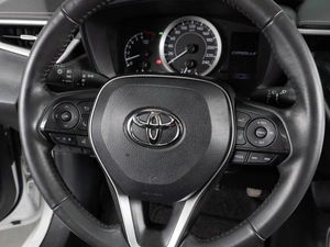 Седан Toyota Corolla 2020 года, 1919000 рублей, Тюмень