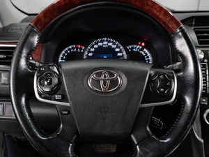Седан Toyota Camry 2012 года, 1990000 рублей, Тюмень