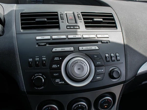 Хетчбэк Mazda 3 2011 года, 915000 рублей, Краснодар