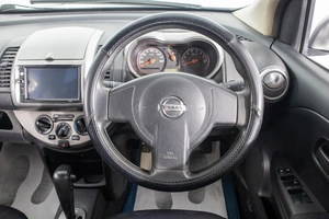 Хетчбэк Nissan Note 2005 года, 389000 рублей, Барнаул