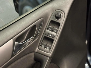 Хетчбэк Volkswagen Golf 2010 года, 797000 рублей, Красноярск