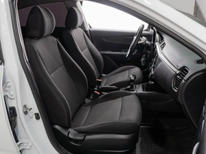 Седан Kia Rio 2020 года, 1529000 рублей, Тюмень