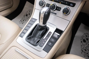 Седан Volkswagen Passat 2013 года, 1449000 рублей, Красноярск