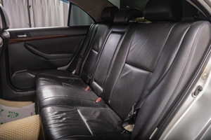 Седан Toyota Avensis 2004 года, 529000 рублей, Томск