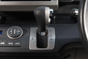 Минивэн Honda Freed 2015 года, 1339000 рублей, Новосибирск