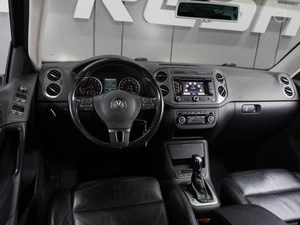 Внедорожник Volkswagen Tiguan 2012 года, 1400000 рублей, Тюмень
