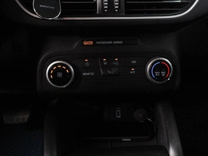 Универсал Ford Focus 2019 года, 1298000 рублей, Красный Пахарь