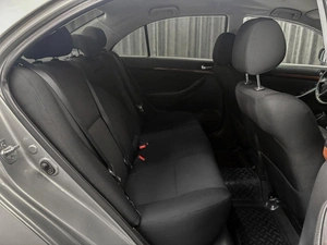 Седан Toyota Avensis 2006 года, 839000 рублей, Красноярск