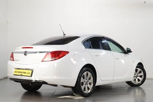Седан Opel Insignia 2011 года, 779000 рублей, Челябинск