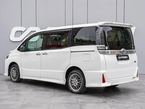 Минивэн Toyota Voxy 2021 года, 3190000 рублей, Краснодар