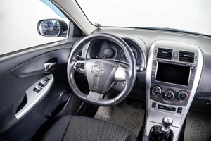 Седан Toyota Corolla 2011 года, 899000 рублей, Пермь