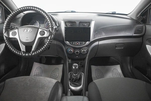 Седан Hyundai Solaris 2013 года, 799000 рублей, Кемерово