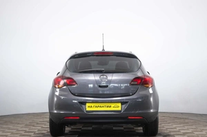 Хетчбэк Opel Astra 2011 года, 709000 рублей, Пермь