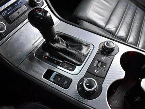 Внедорожник Volkswagen Touareg 2012 года, 1965000 рублей, Воронеж