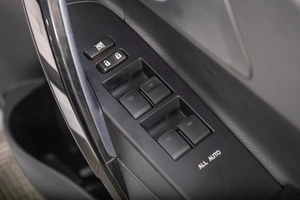 Хетчбэк Toyota Auris 2016 года, 1649000 рублей, Томск
