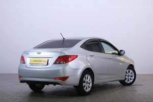 Седан Hyundai Solaris 2016 года, 1049000 рублей, Омск