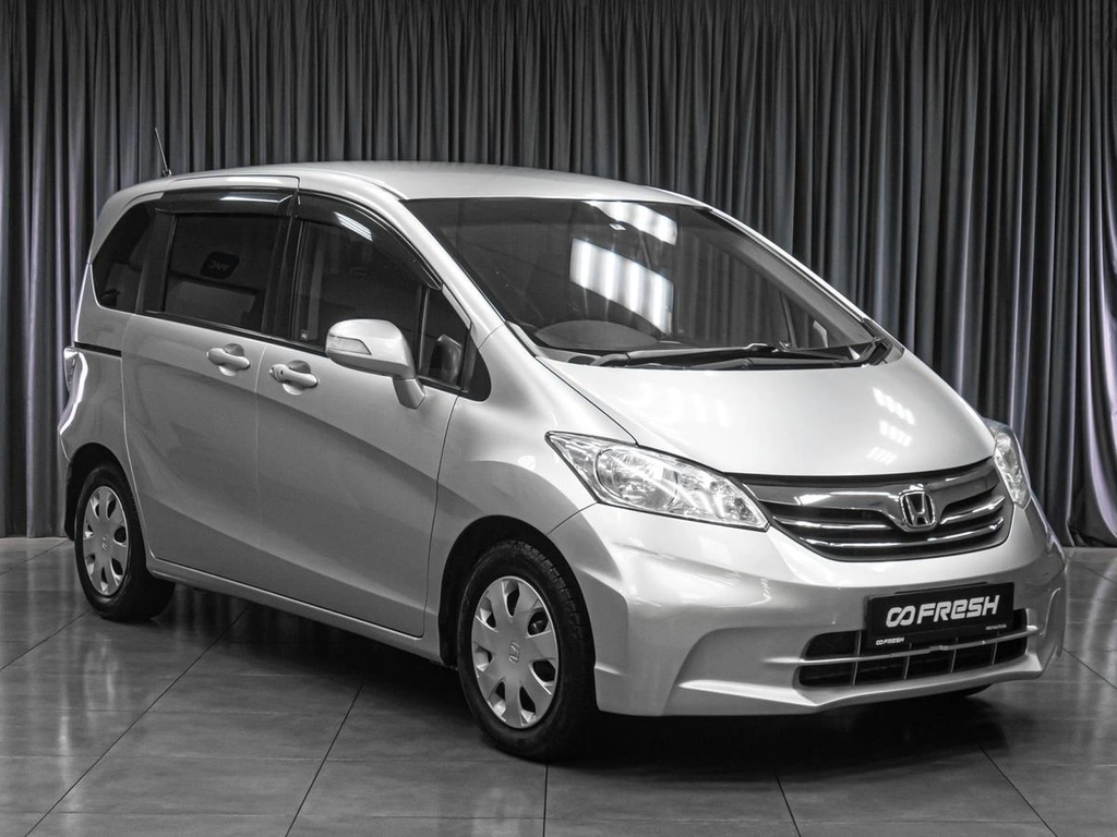 Минивэн Honda Freed 2012 года, 1049000 рублей, Тюмень