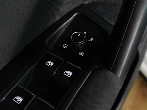 Внедорожник Volkswagen Tiguan 2019 года, 2499000 рублей, Воронеж