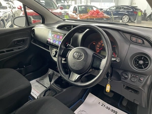 Хетчбэк Toyota Vitz 2017 года, 997000 рублей, Солонцы