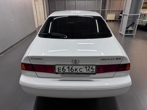 Седан Toyota Camry 2000 года, 497000 рублей, Красноярск