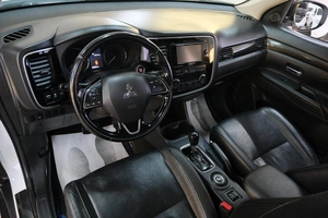 Внедорожник Mitsubishi Outlander 2016 года, 1699000 рублей, Омск