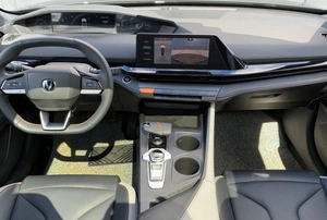 Лифтбек Changan UNI-V 2024 года, 2345000 рублей, Солонцы