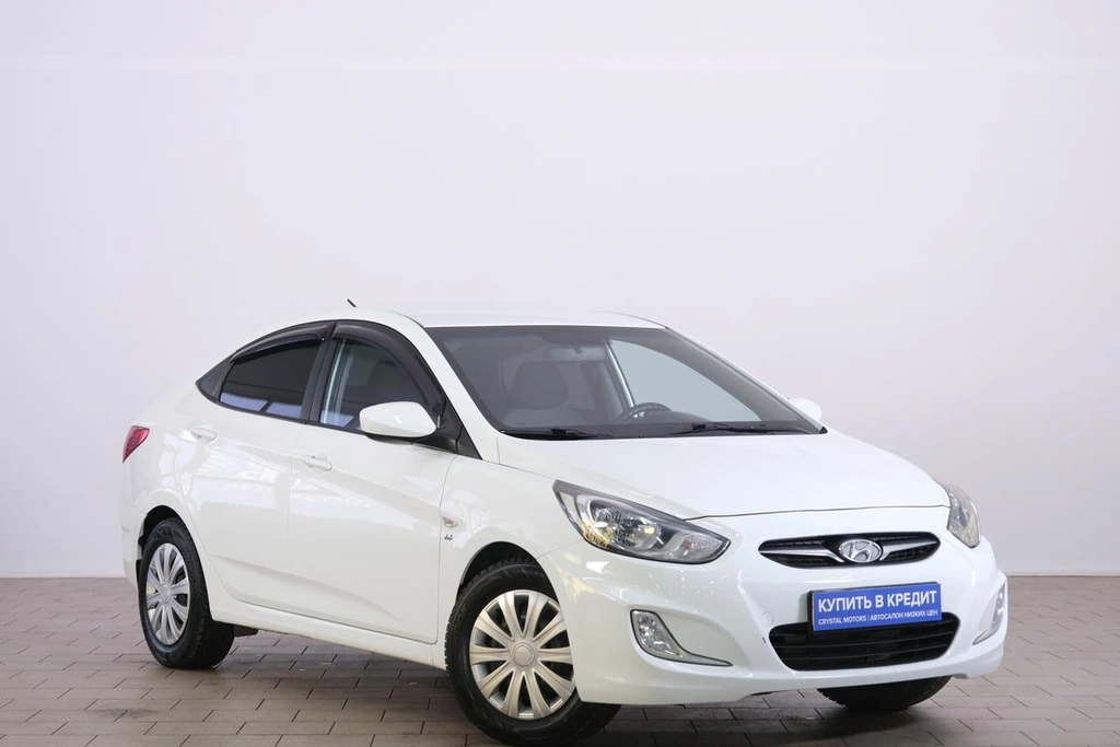 Седан Hyundai Solaris 2013 года, 849000 рублей, Омск