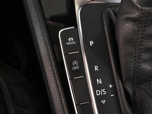 Хетчбэк Volkswagen Golf 2015 года, 1599000 рублей, Аксай