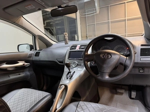 Хетчбэк Toyota Auris 2008 года, 747000 рублей, Красноярск