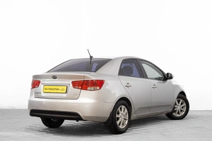 Седан Kia Cerato 2010 года, 749000 рублей, Барнаул