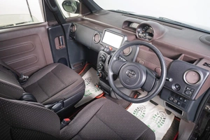 Минивэн Toyota Spade 2015 года, 949000 рублей, Томск